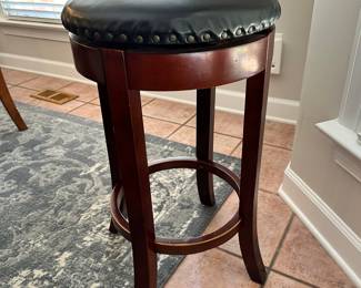 S83 - $100 - 4 Barstools in Good Condition. 27"Tall 15" Seat Diameter