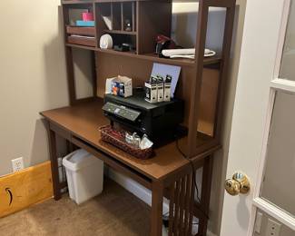 S119 - $25 - Computer Desk / Tower. Measures 47"w x 20.5" x 59"T