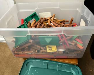 S108 - $30 - Lincoln Logs. Large tote full.