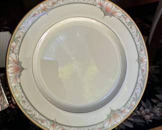 S44 - $175 - Noritake "Barrymore" Bone China 30-Piece Set. 9 Dinner Plates, 5 Salad Plates, 1 Cream, 1 Sugar, 5 teacups, 5 saucers, 4 bread plates. No chips. No cracks. Beautiful set.