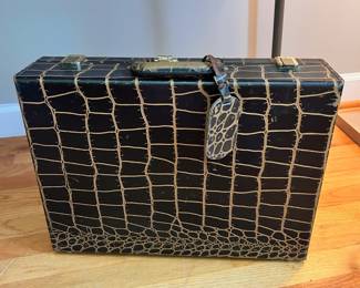 S131 - $75 - Vintage Genuine Cowhide Briefcase. Good condition! See all photos.
