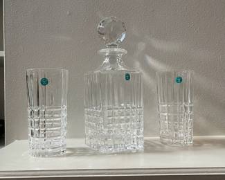 S40 - $125 - Tiffany & Co Home Essentials Classic Square Decanter in Crystal with (2) matching Glasses.