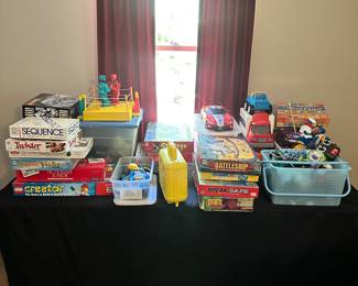 Board game / toy overview.
