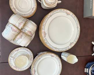S44 - $175 - Noritake "Barrymore" Bone China 30-Piece Set. 9 Dinner Plates, 5 Salad Plates, 1 Cream, 1 Sugar, 5 teacups, 5 saucers, 4 bread plates. No chips. No cracks. Beautiful set.