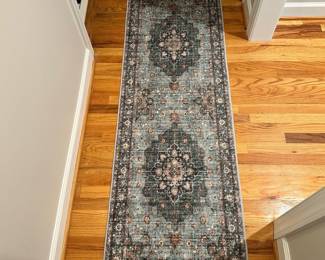S82 -$15 - 2 x 6 Runner. Good condition.