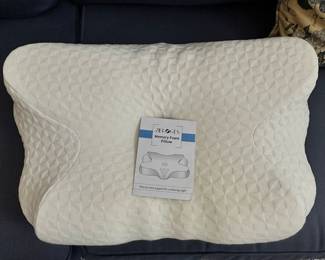 S75 - $12 - New without box. Memory Foam Pillow.
