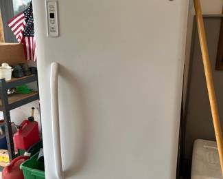  GE Upright freezer