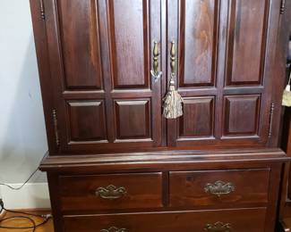 VINTAGE ETHAN ALLEN ARMOIRE