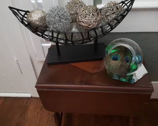 SMALL DROP LEAF SIDE TABLE AND DECOR