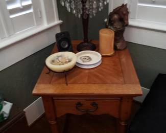 THOMASVILLE SIDE TABLE WITH DRAWER