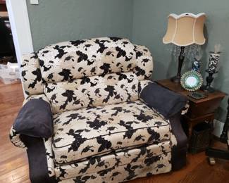 OVER SIZED RECLINER
