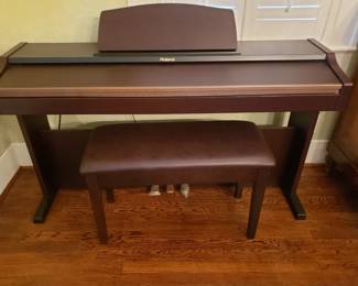 ROLAND ELECTRIC PIANO