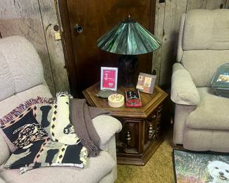Another great lamp with elephant base