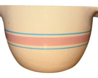 Vintage McCoy Pottery 2 Qt Mixing Bowl