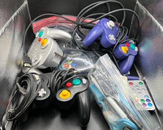 Nintendo Game Cube Controllers, EMTEC Gaming Android Gem Box & More
