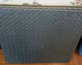 (6) Foam Mats
