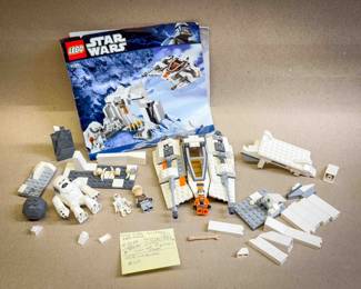 LEGO 8089 Hoth Set *MAY NOT BE COMPLETE
