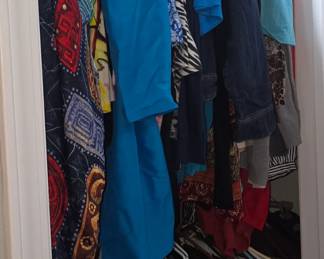 Ladies Clothes - Size L to 24