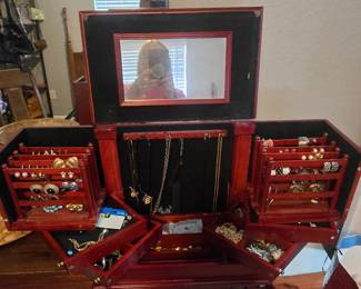 Lots of Jewelry