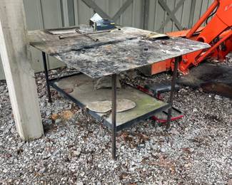 Metal table(2)