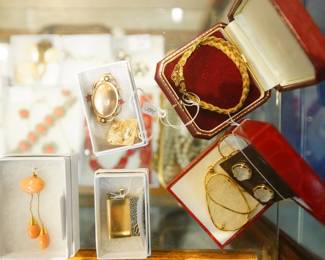 Vintage Jewelry