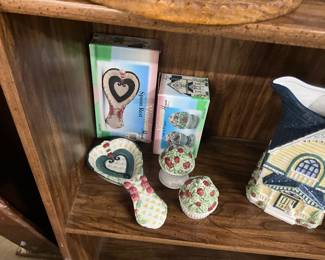 Cracker Barrel Victorian House Spoon Rest and Salt & Pepper Shakers