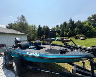 1991 Ranger Bass boat with a 150 Evinrude outboard motor.
This boat has been stored indoors its entire life! More pictures to follow once this boat is pulled out of storage, cleaned, tested, and detailed.