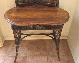 Cool Vintage Wicker Writing Desk