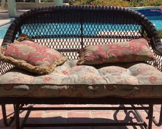 Wicker Loveseat Glider wTable