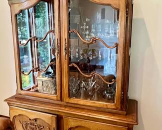 Matching Vtg. lighted hutch for the dining table 