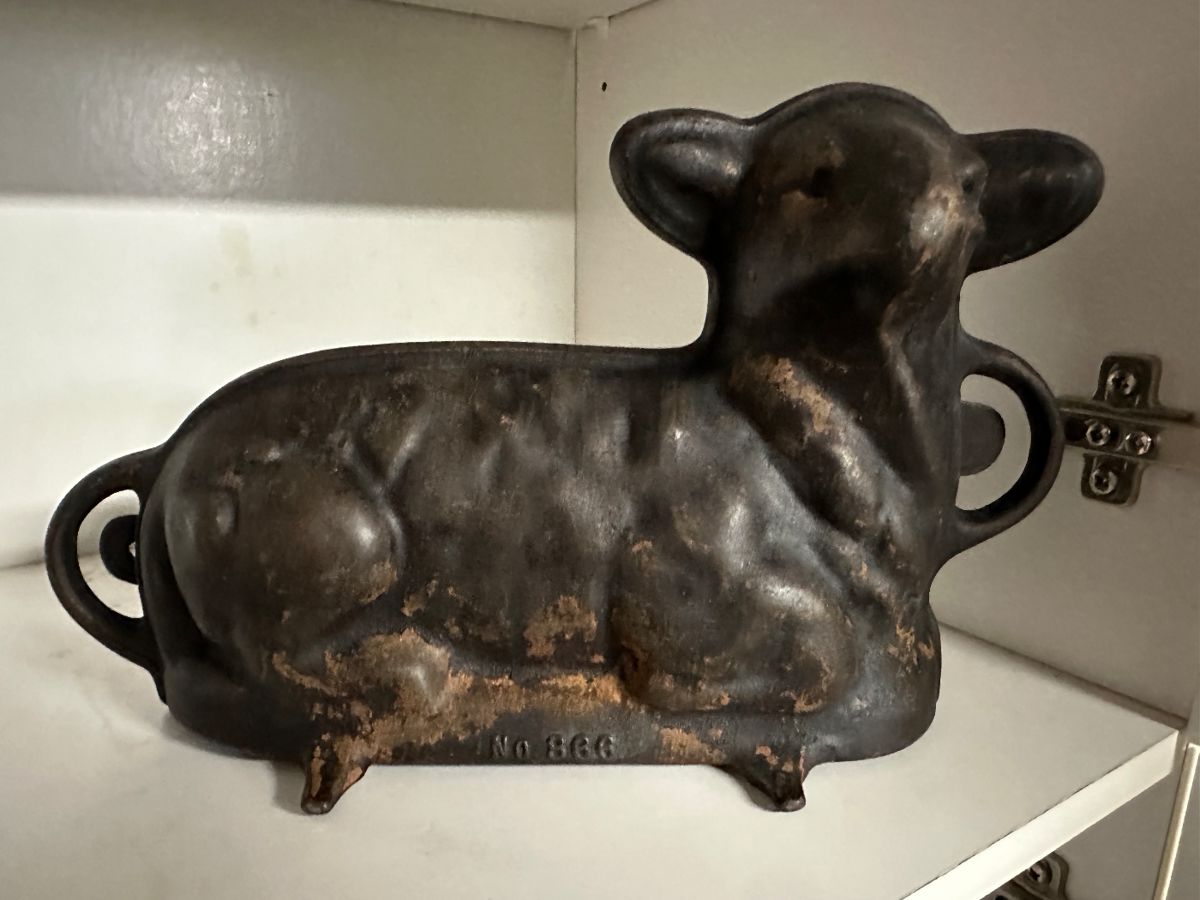 Griswold cast iron lamb mold