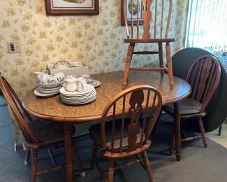 Kitchen table with Formica top and 6 chairs (2 chairs not pictured)