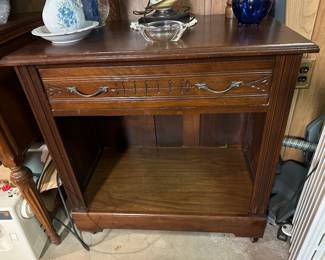 Wood end table