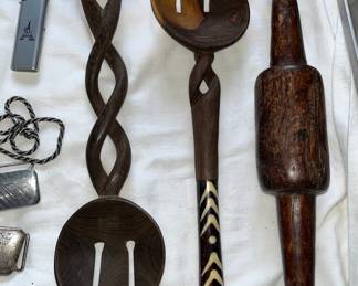 CARVED WOODEN ITEMS
