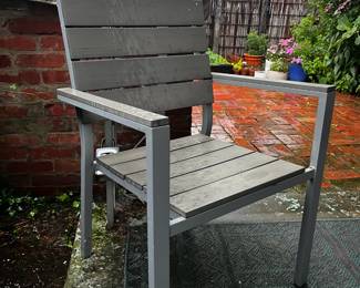 16 Exterior Chair