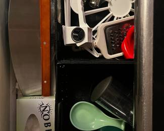 10 Assorted Kitchen