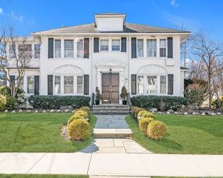 ELEGANT CEDARHURST TAG SALE HOME
