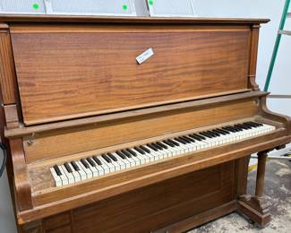 Free piano!!! U move!