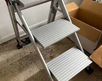 Step ladder