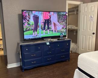 65 inch 3-D TV with controllers and one set of glasses