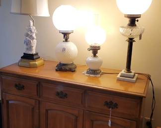 Thomasville buffet side table and vintage lamps