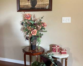 Wall decor. Floral decor.