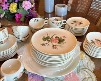 Floral plates. Saucers. Cups.