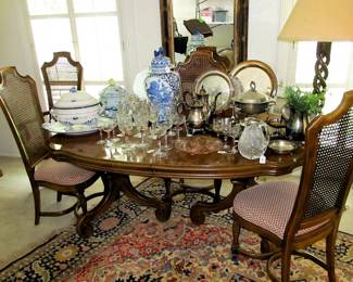 VTG Thomasville dining table with 6 chairs and 2 leaves.