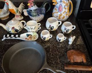 Rooster measuring cups are adorable.