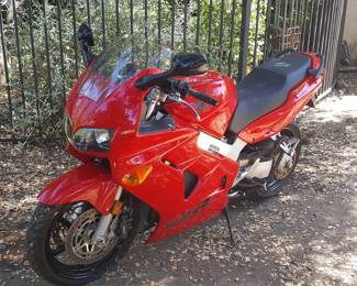 1998 Honda vfr800 Interceptor – only 4,425 miles!