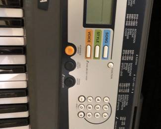 Yamaha EZ-200 Keyboard in barely used condition in case