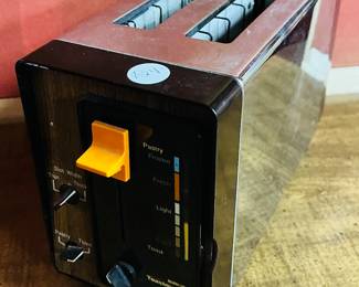 Cool vintage toaster!