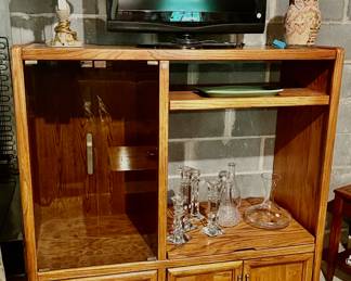 Great TV stand, bar, storage cabinet!