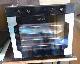 Nutri chef 6 shelf dehydrator with manual.